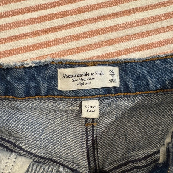 Abercrombie & Fitch Blue Jean Mom Shorts - Picture 3 of 3